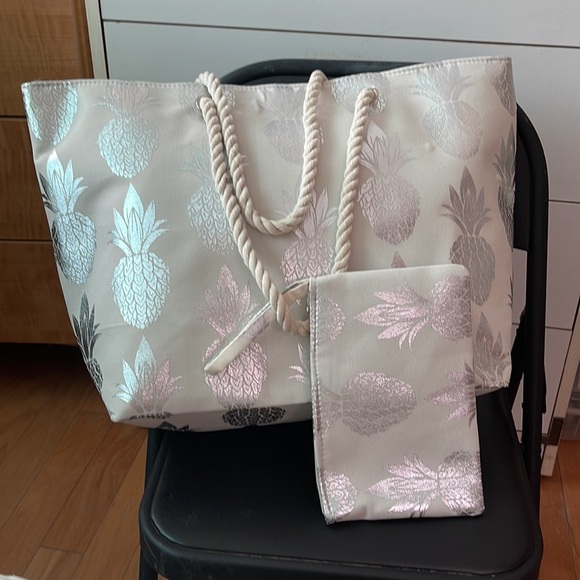 Hawaiian Pineapple Tote and Pouch Set - Picture 3 of 10